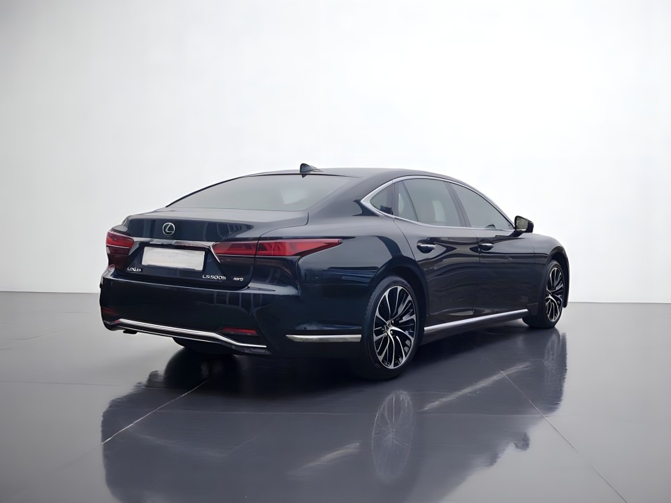 Lexus Seria LS 500h (5)