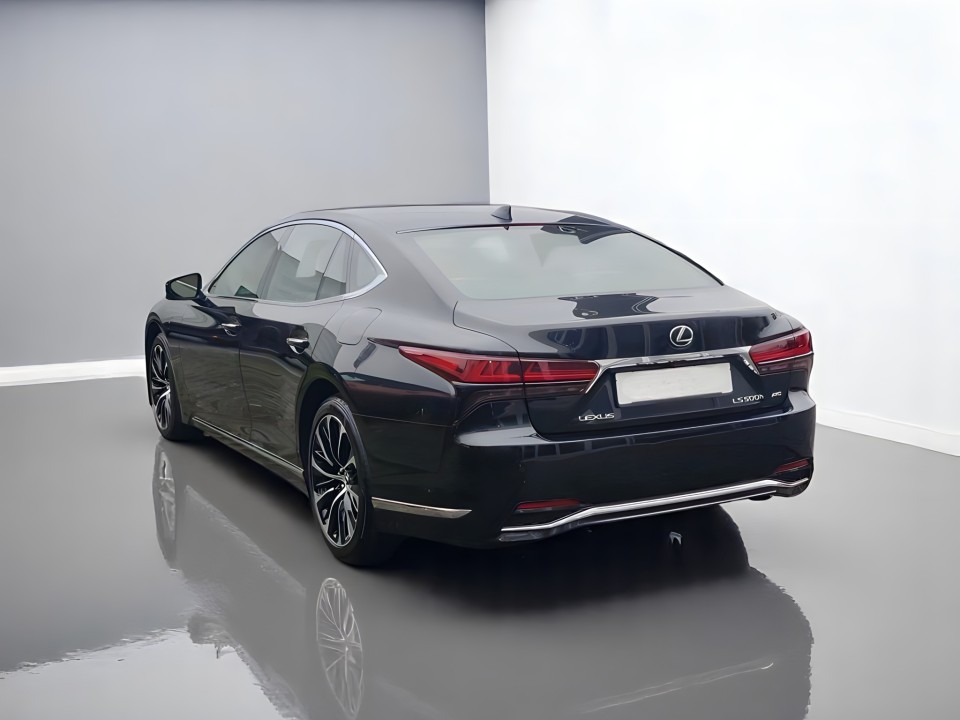 Lexus Seria LS 500h (4)