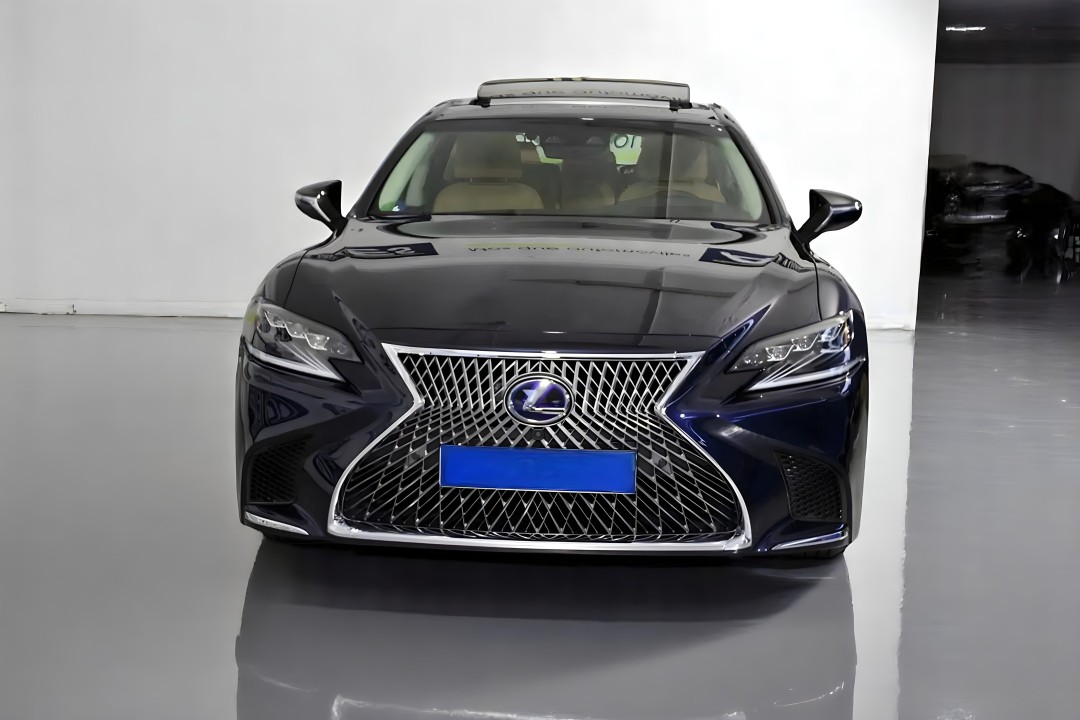 Lexus Seria LS 500 (2)