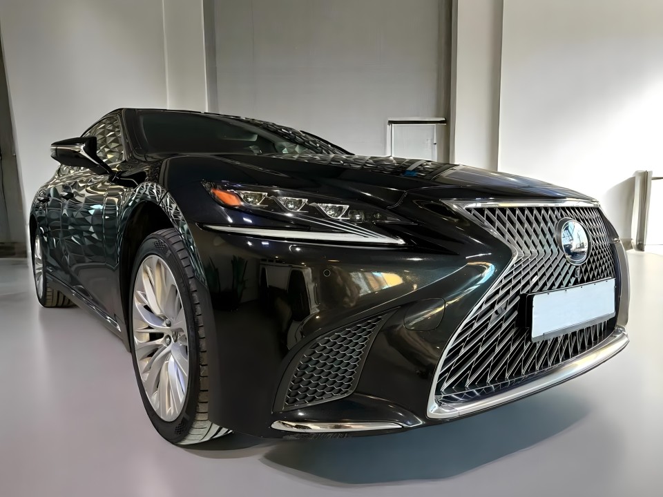 Lexus Seria LS 500 (3)