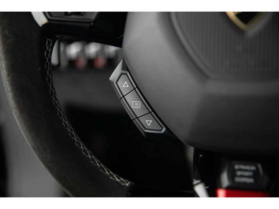 Lamborghini Huracan EVO LP 640-4 - foto 12