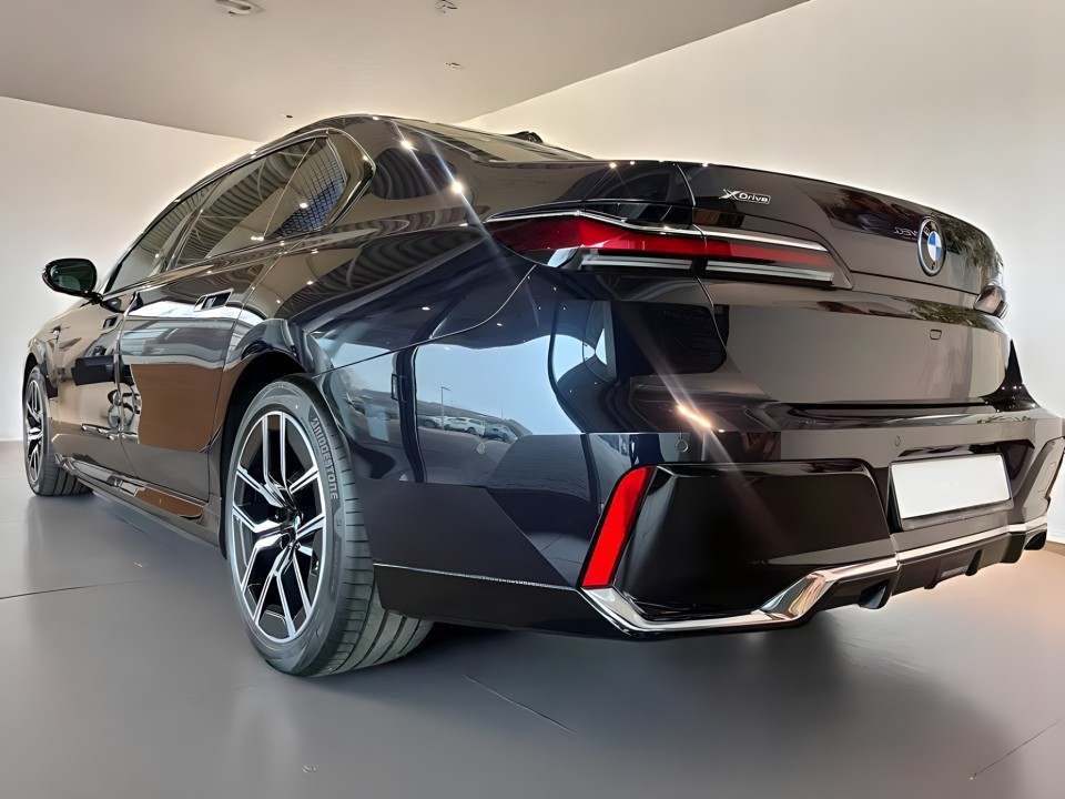 BMW Seria 7 750e xDrive (5)