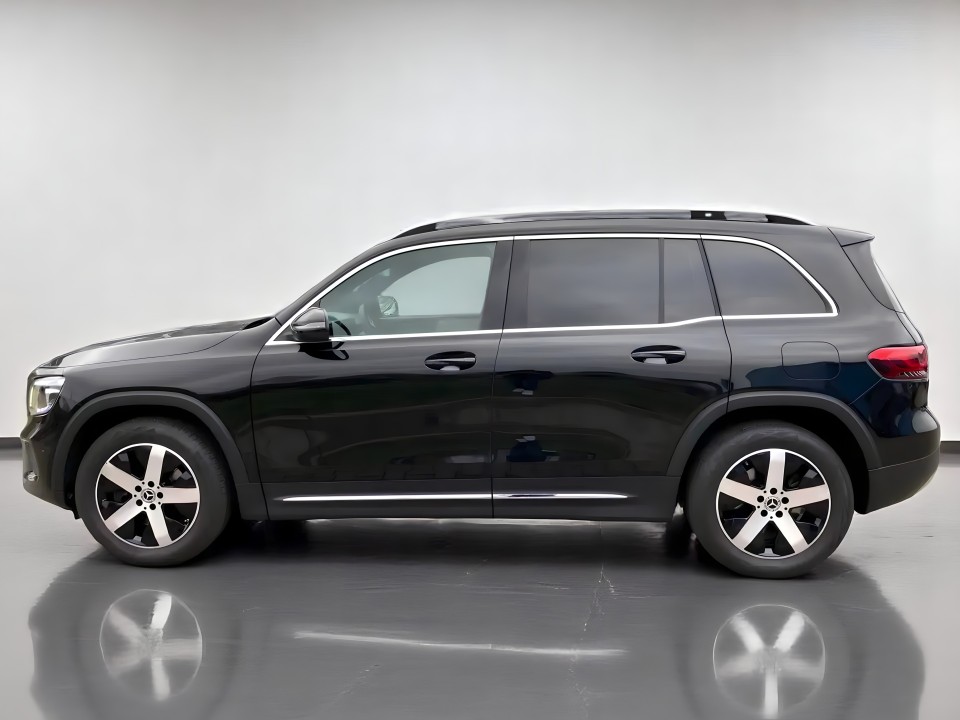 Mercedes-Benz GLB 250 4MATIC (4)