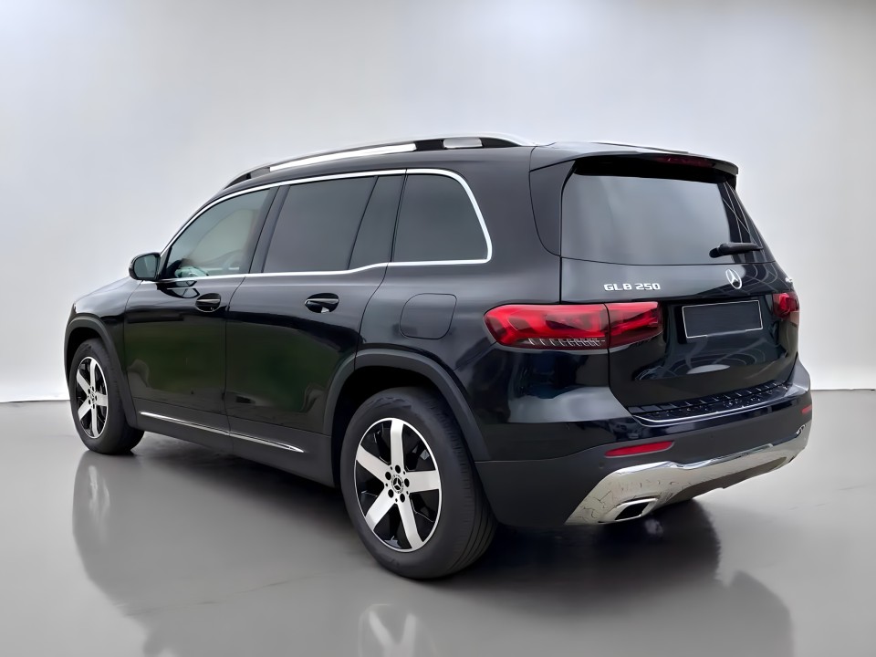 Mercedes-Benz GLB 250 4MATIC (5)