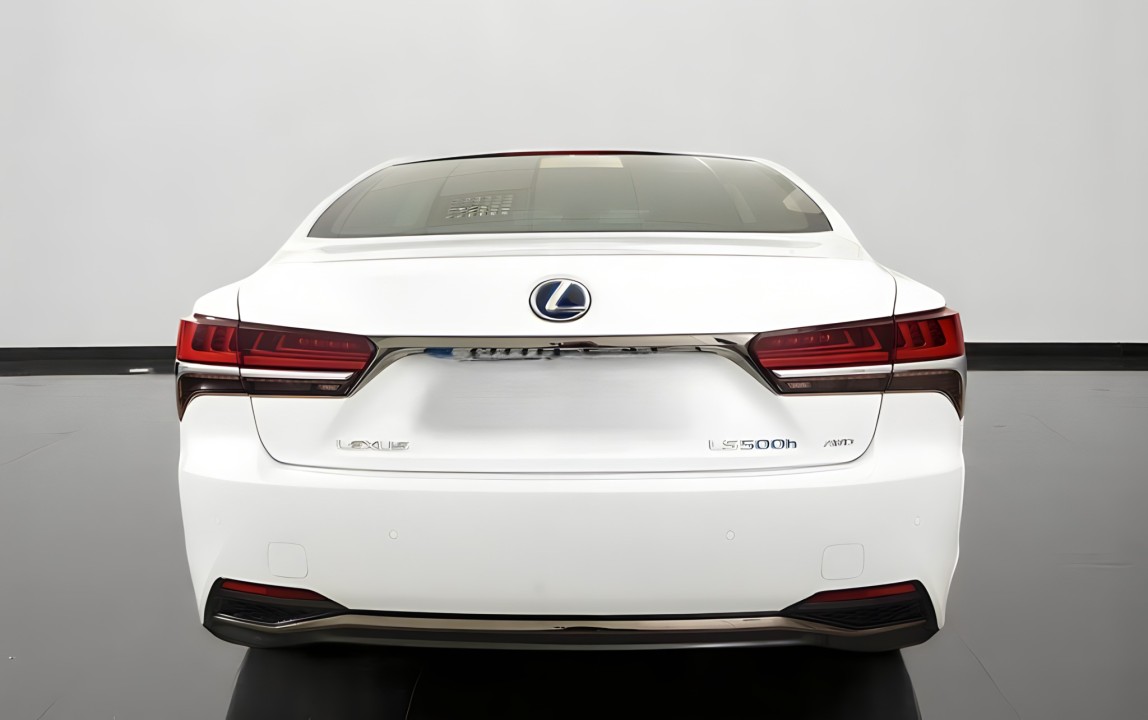 Lexus Seria LS 500h (4)