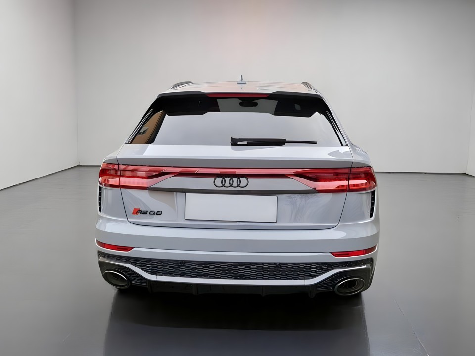 Audi RS Q8 (3)
