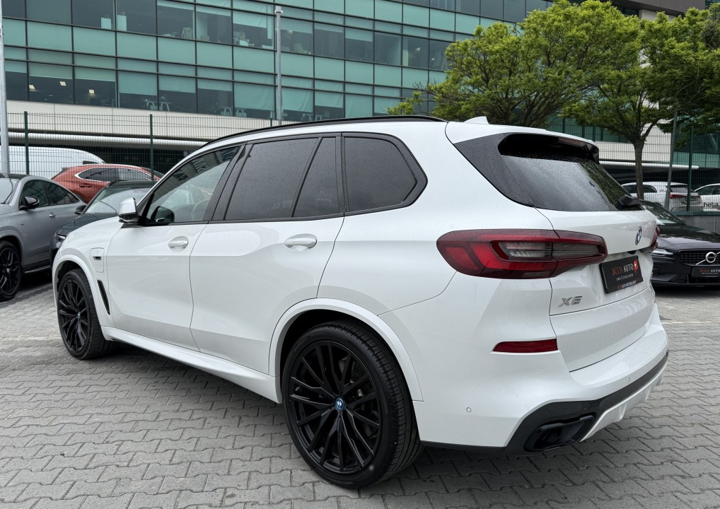 BMW X5 xDrive45e M-Sport (5)