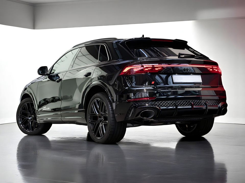 Audi RS Q8 (3)