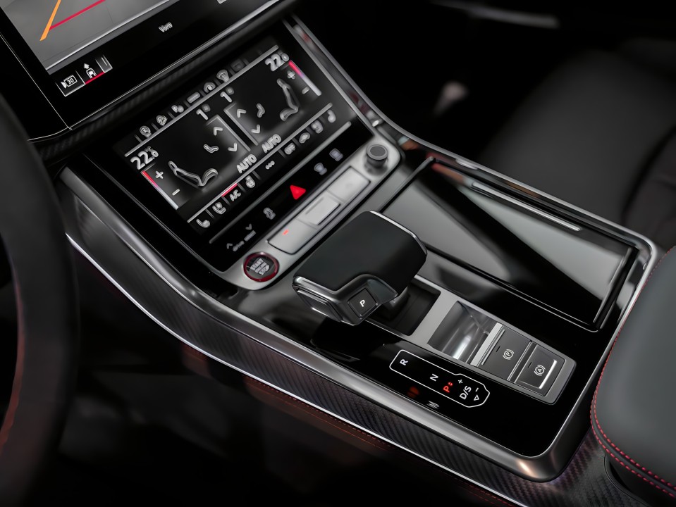 Audi RS Q8 - foto 13