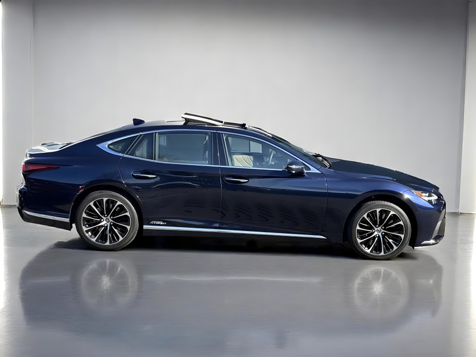Lexus Seria LS 500h (5)