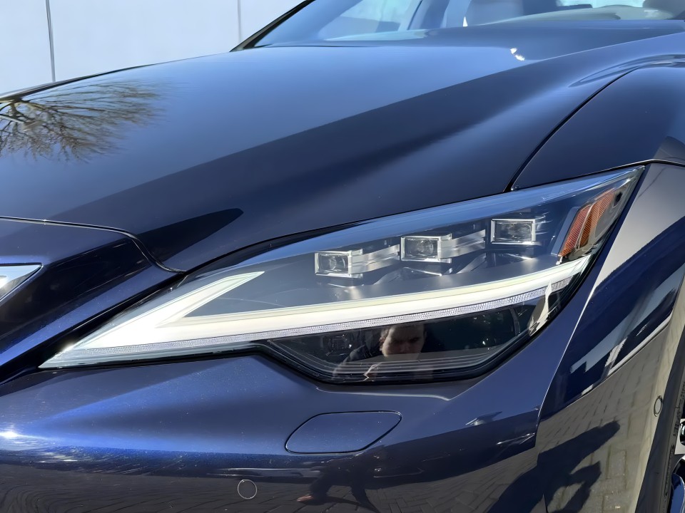 Lexus Seria LS 500h - foto 14