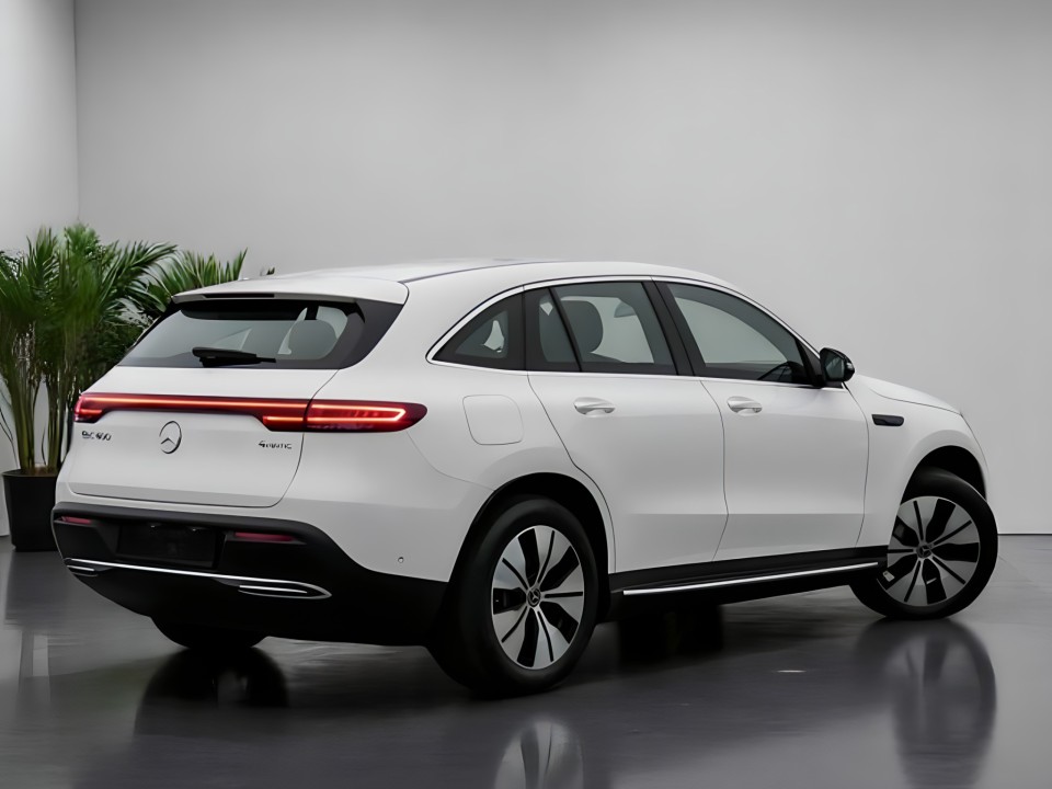 Mercedes-Benz EQC 400 4MATIC (2)