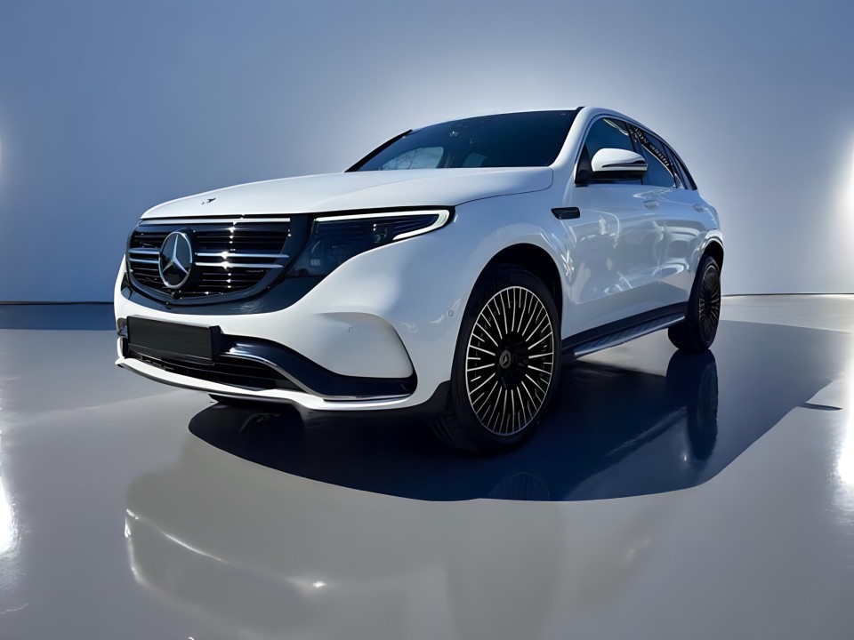Mercedes-Benz EQC 400 4MATIC AMG (1)