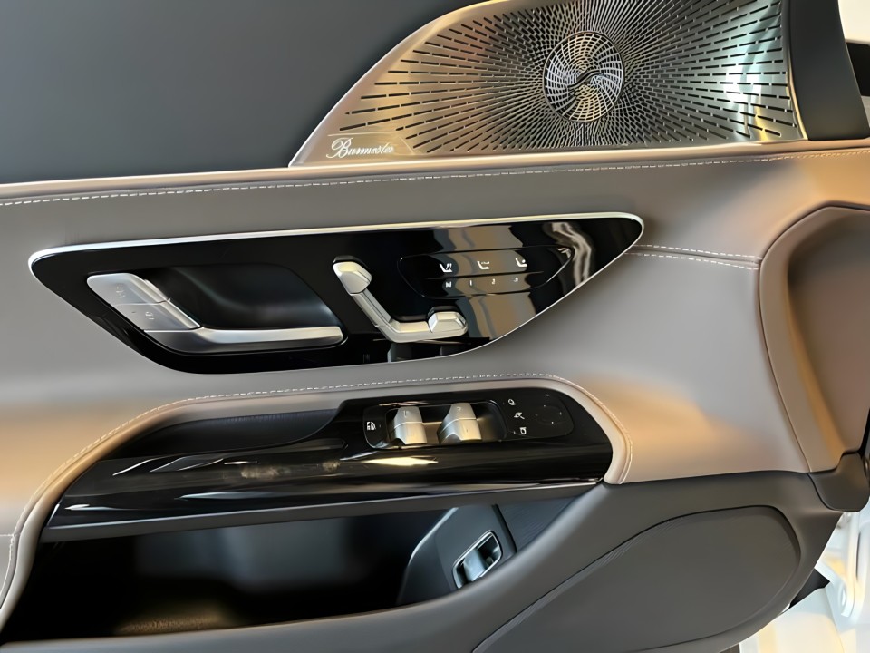 Mercedes-Benz SL 43 - foto 11