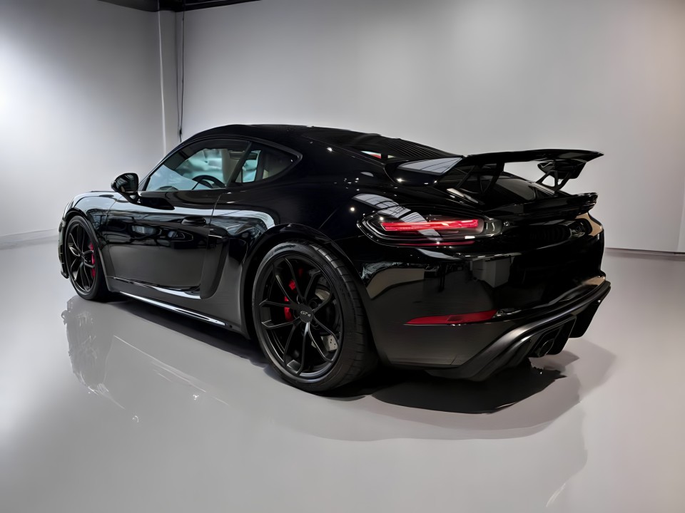 Porsche Boxster 718 GT4 (2)