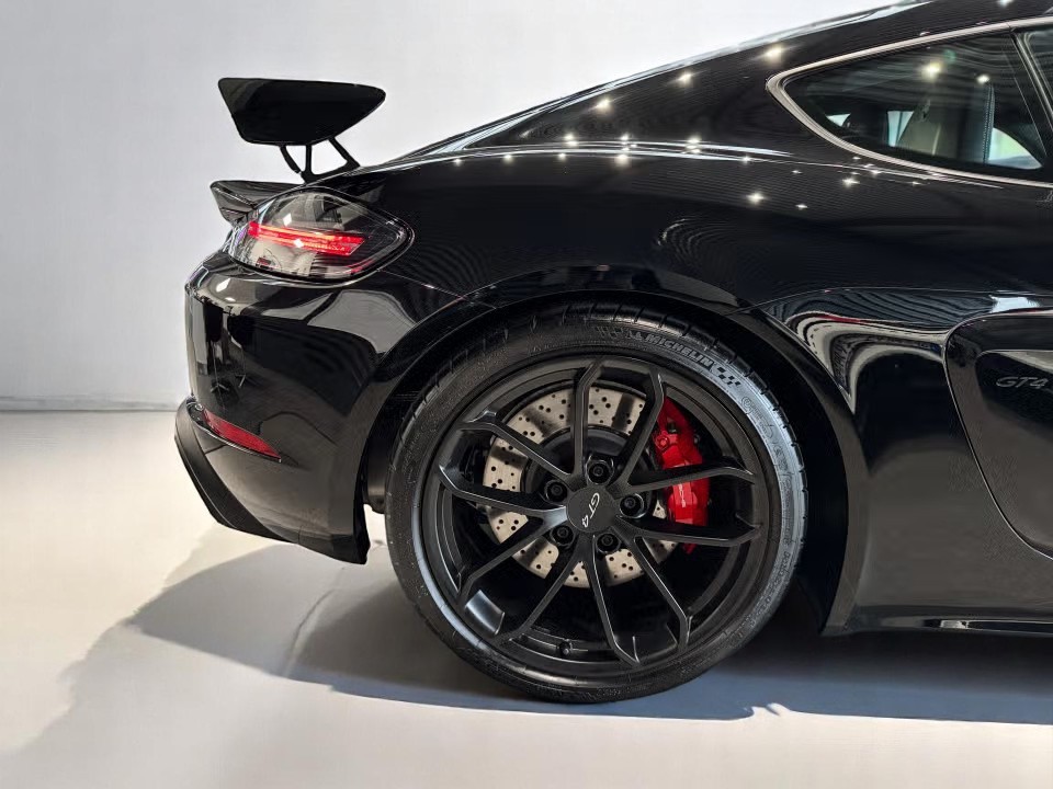 Porsche Boxster 718 GT4 - foto 14