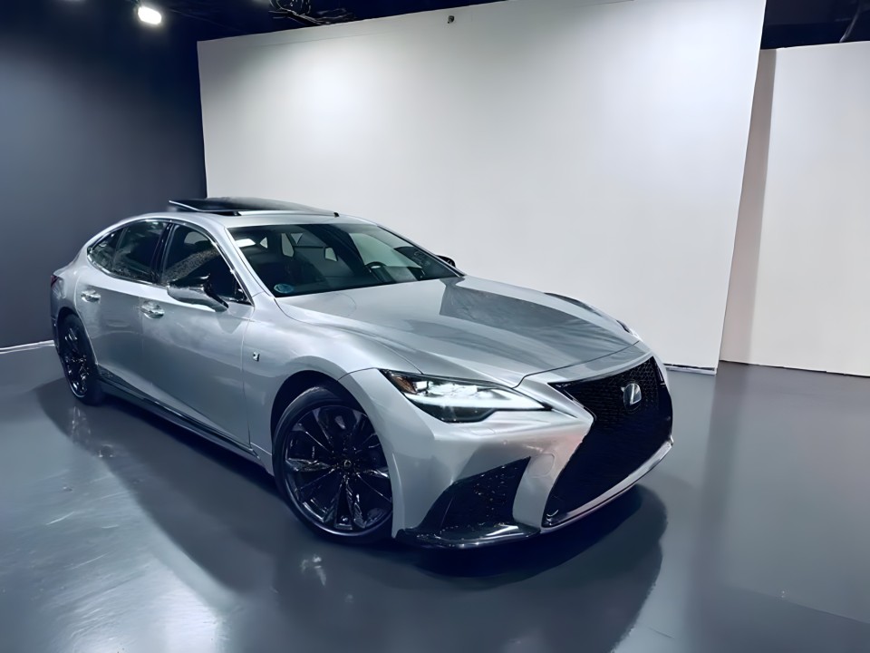 Lexus Seria LS 500