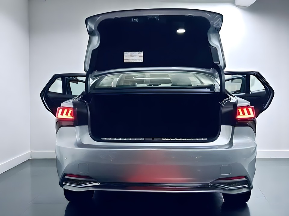 Lexus Seria LS 500 (5)