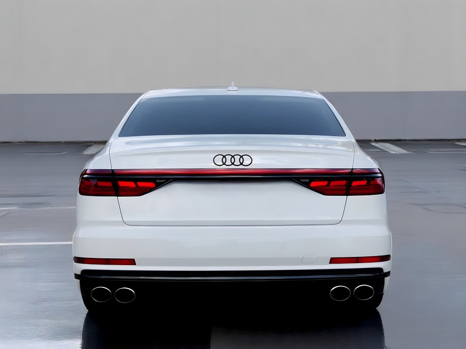 Audi S8 TFSI quattro tiptronic (5)