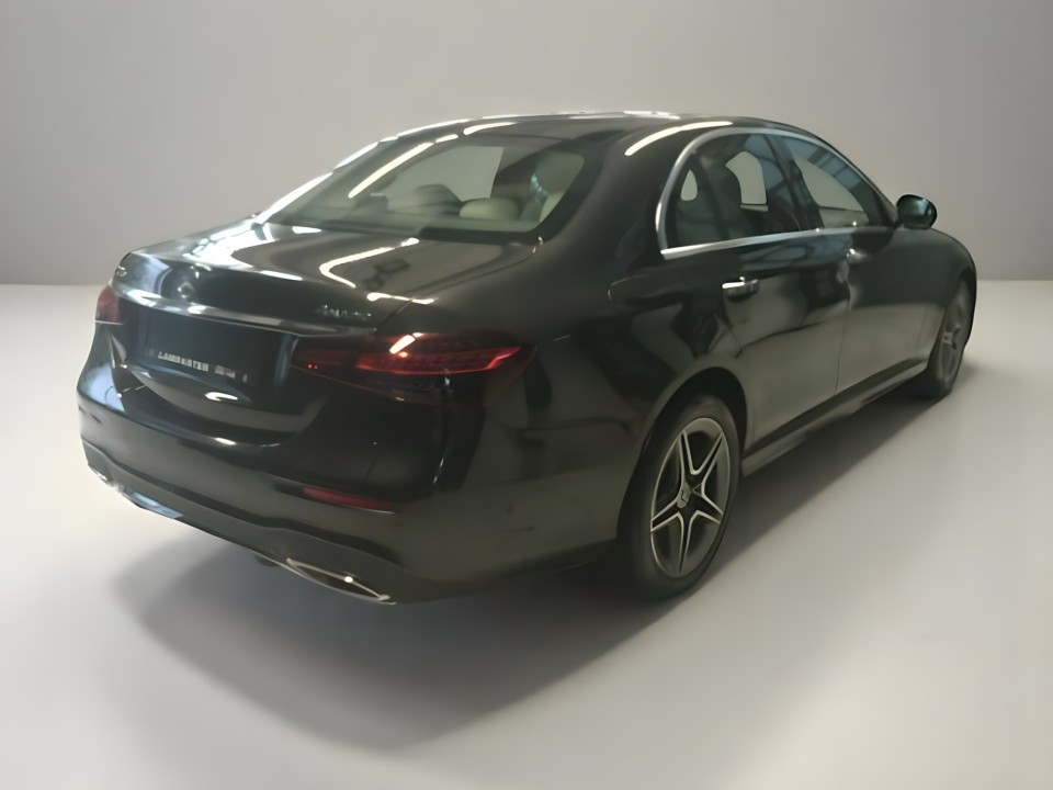 Mercedes-Benz E 300e 4MATIC (2)