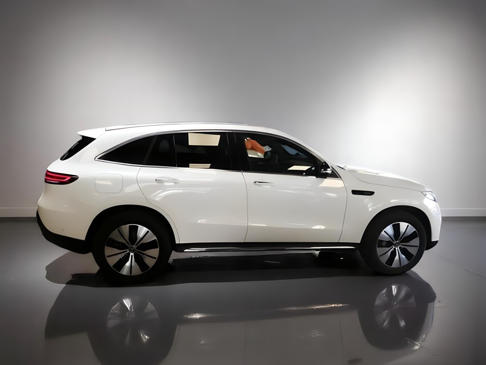 Mercedes-Benz EQC 400 4MATIC (4)