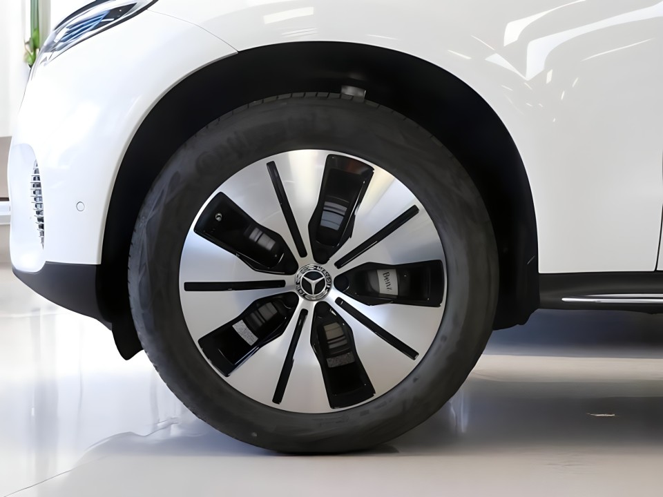 Mercedes-Benz EQC 400 4MATIC - foto 11