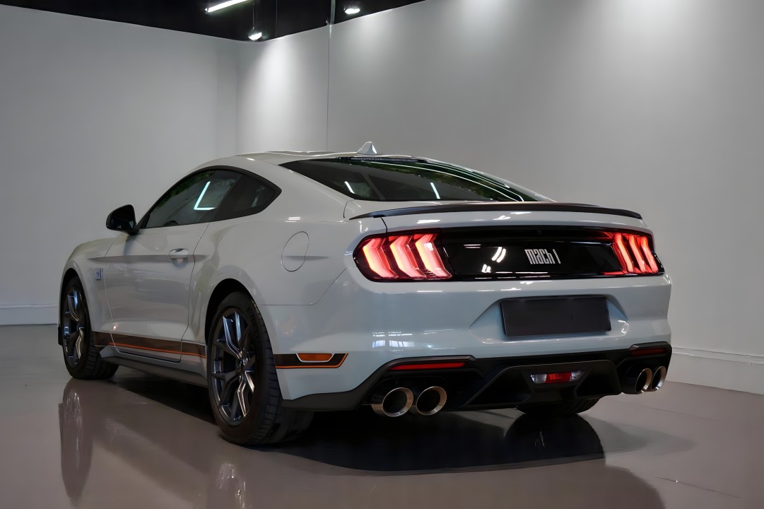 Ford Mustang MACH 1 - foto 6