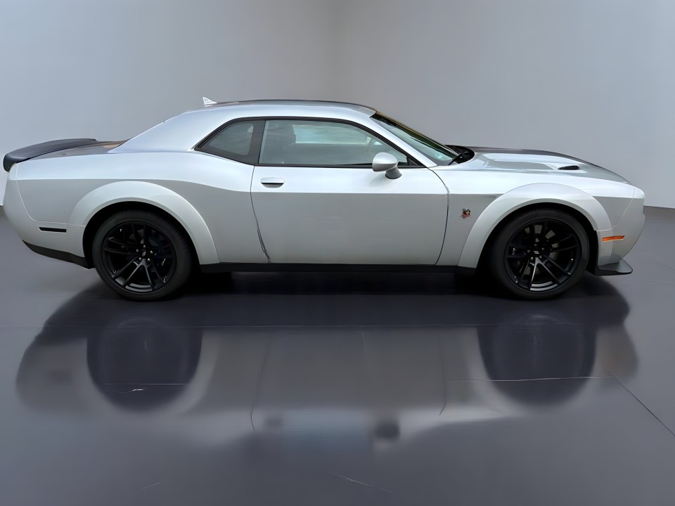 Dodge Challenger ScatPack 6.4 HEMI (2)