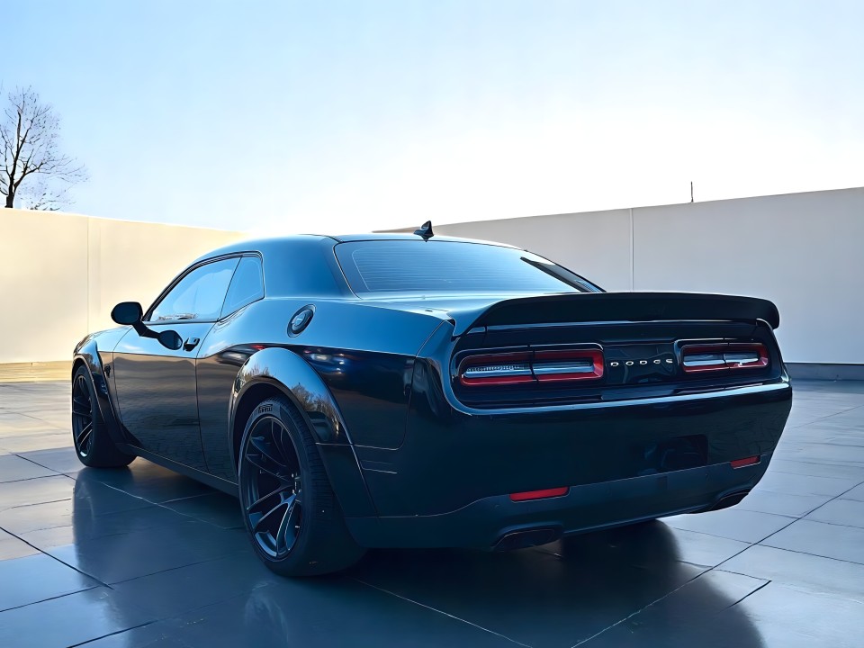 Dodge Challenger SRT Hellcat (5)