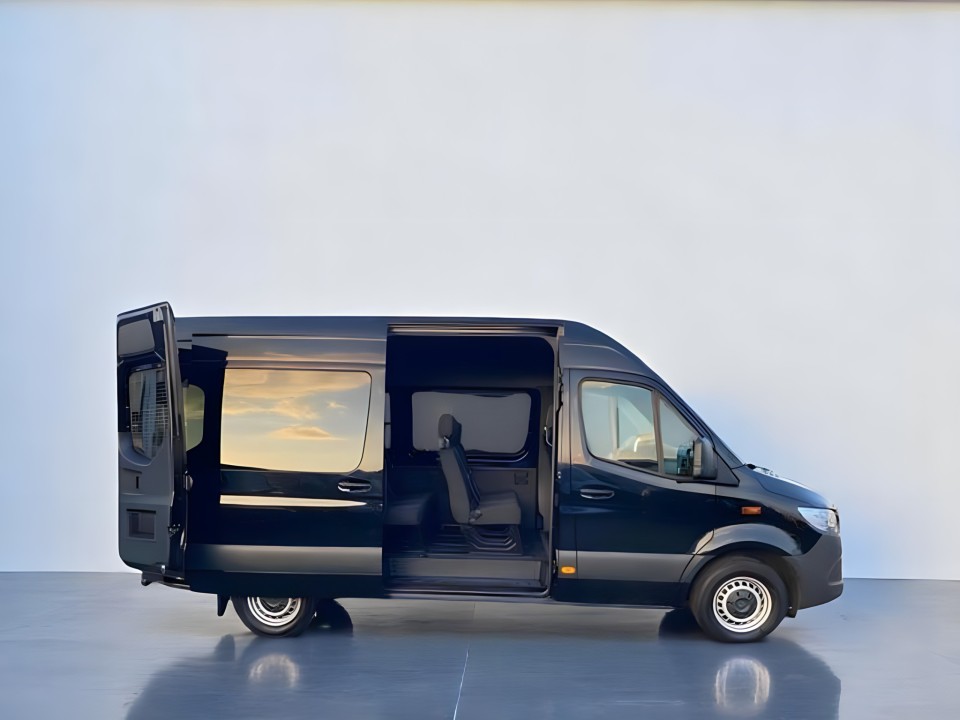 Mercedes-Benz Sprinter Tourer 316 CDI (2)