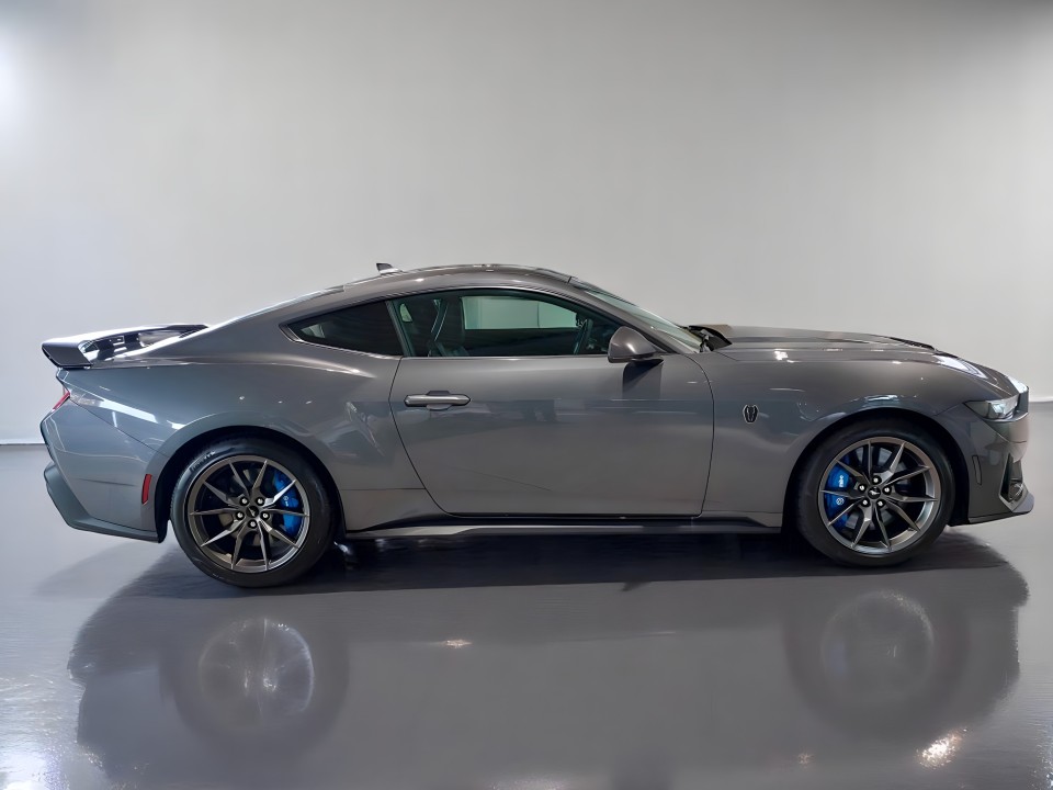 Ford Mustang Dark Horse (5)