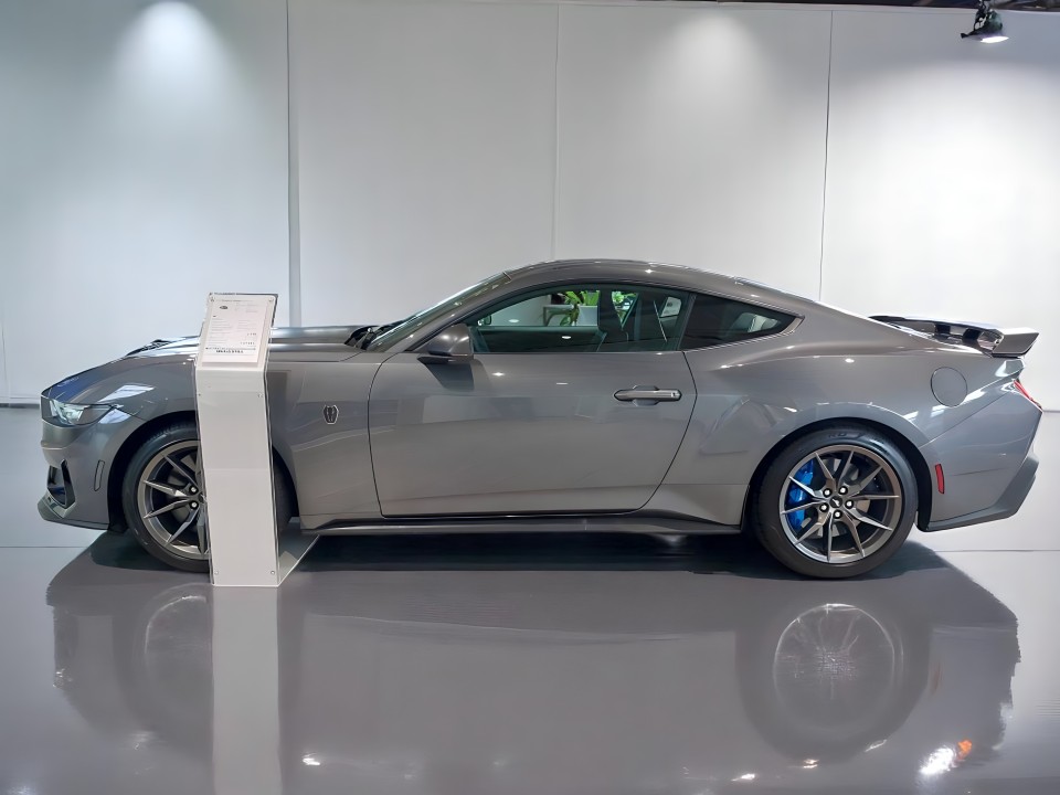 Ford Mustang Dark Horse (4)