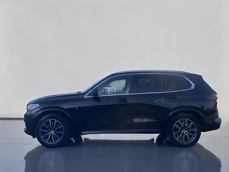 BMW X5 xDrive45e M-Sport (2)
