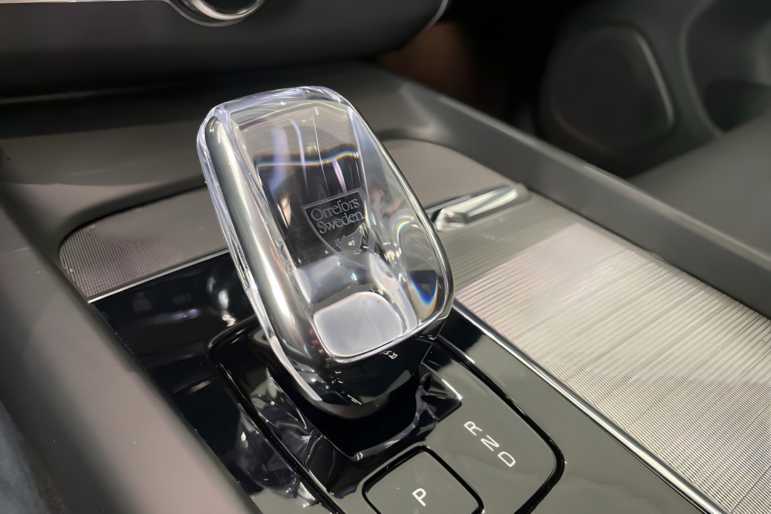 Volvo XC 60 T8 Recharge AWD Ultimate Dark - foto 11