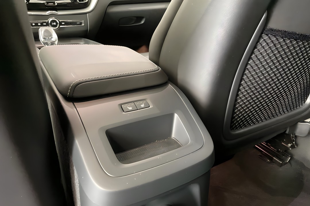 Volvo XC 60 T8 Recharge AWD Ultimate Dark - foto 12