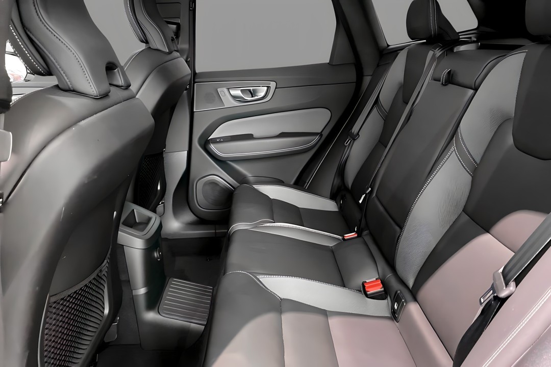 Volvo XC 60 T8 Recharge AWD Ultimate Dark - foto 7