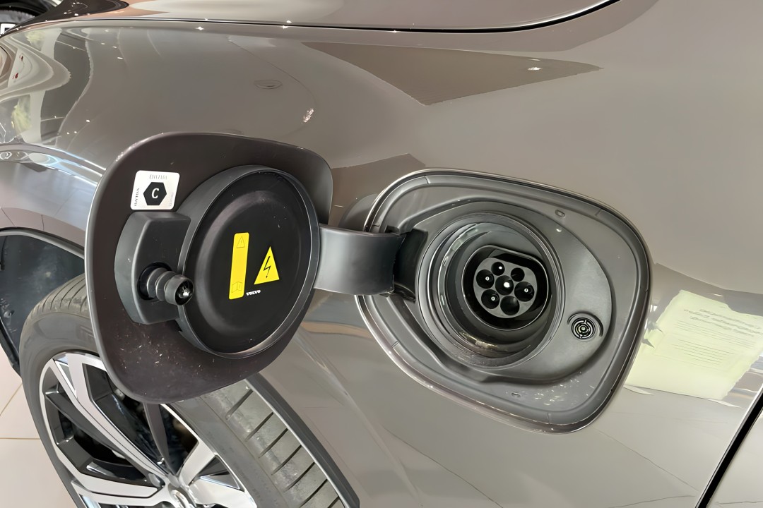 Volvo XC 60 T8 Recharge AWD Ultimate Dark - foto 20