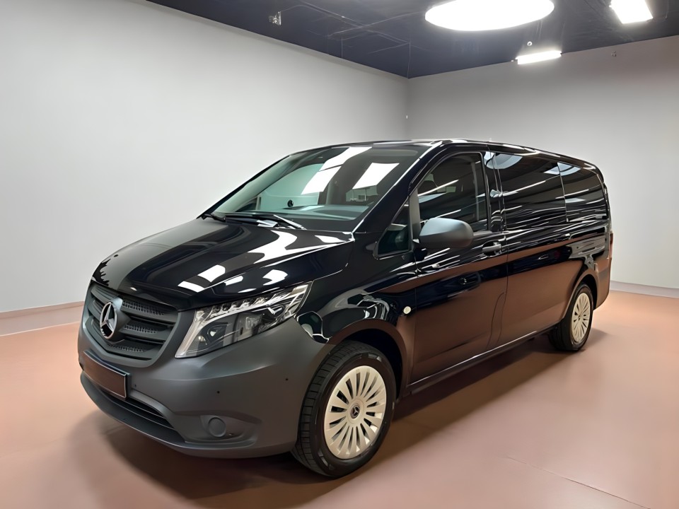 Mercedes-Benz Vito Tourer PRO 116 CDI 4MATIC Lang (4)