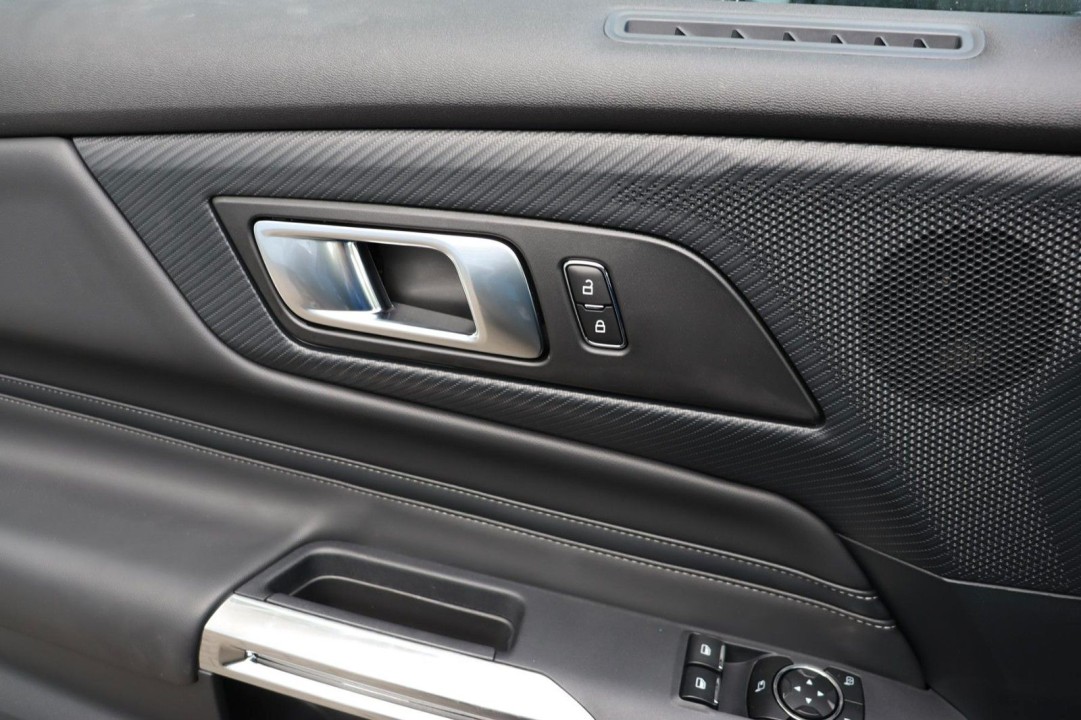 Ford Mustang GT - foto 33