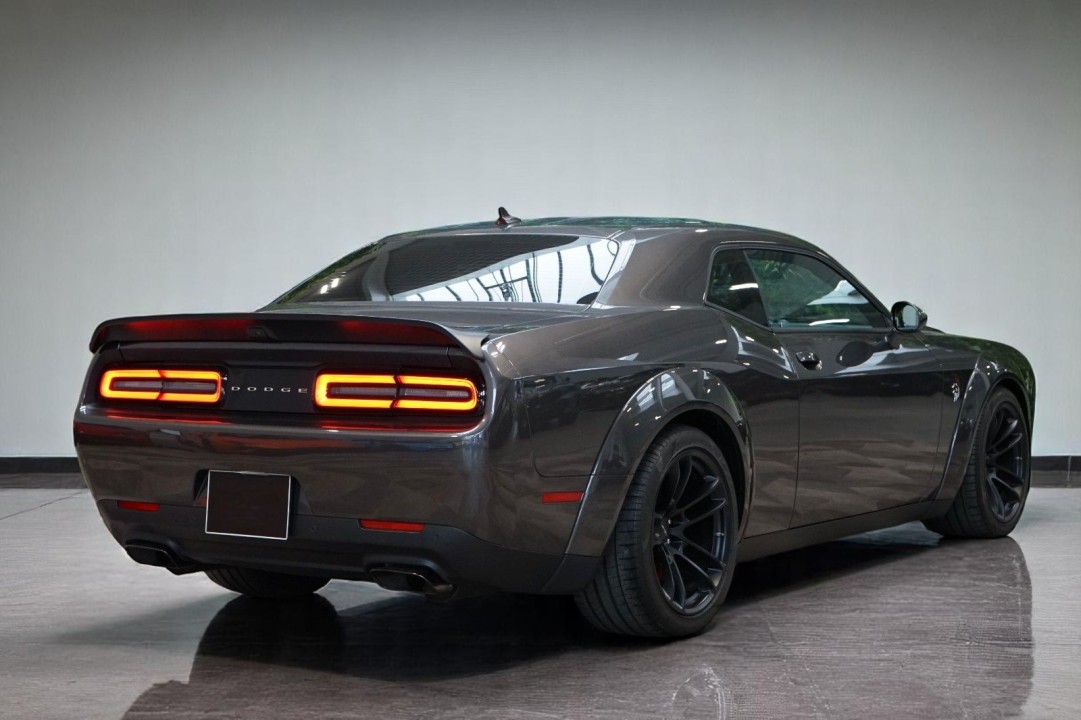 Dodge Challenger SRT Hellcat (5)