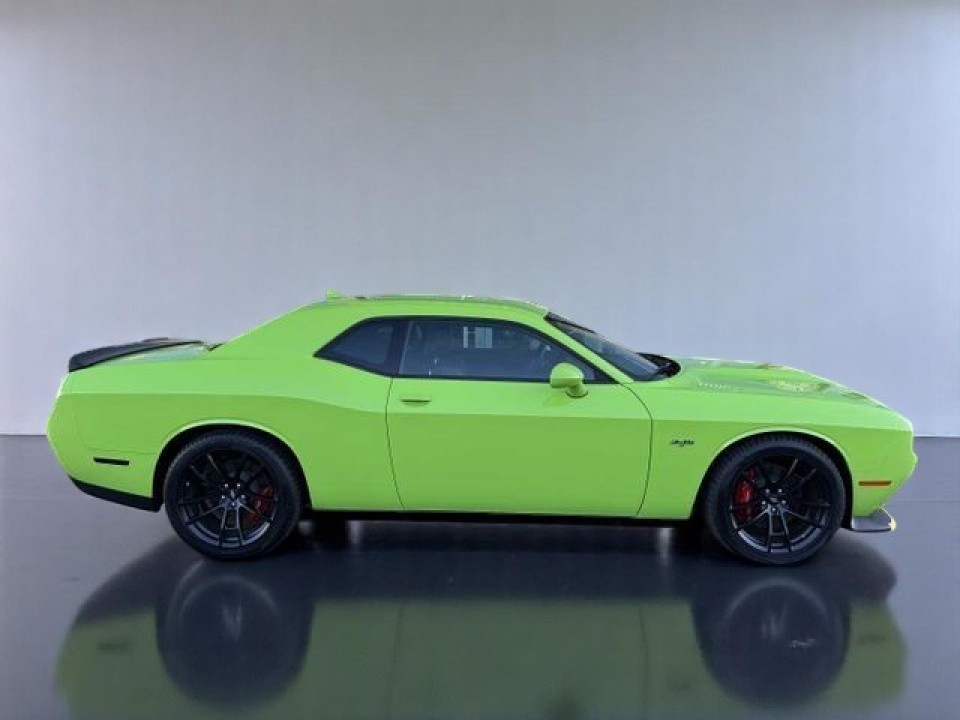 Dodge Challenger R/T (2)