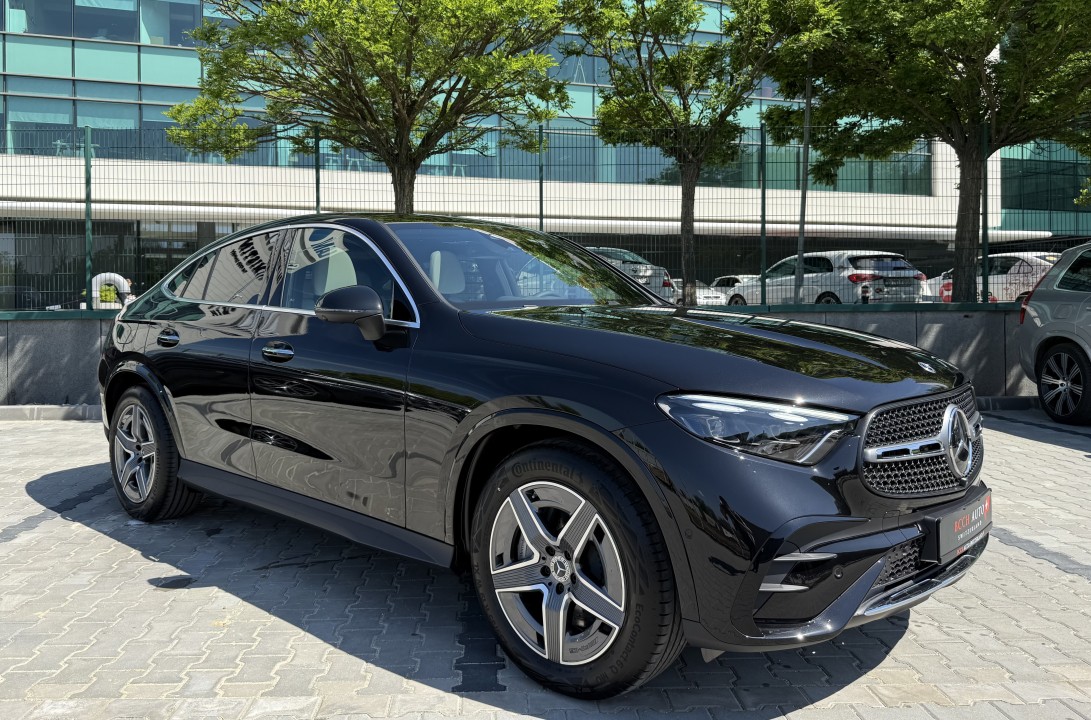 Mercedes-Benz GLC Coupe 220d 4MATIC AMG Line (1)