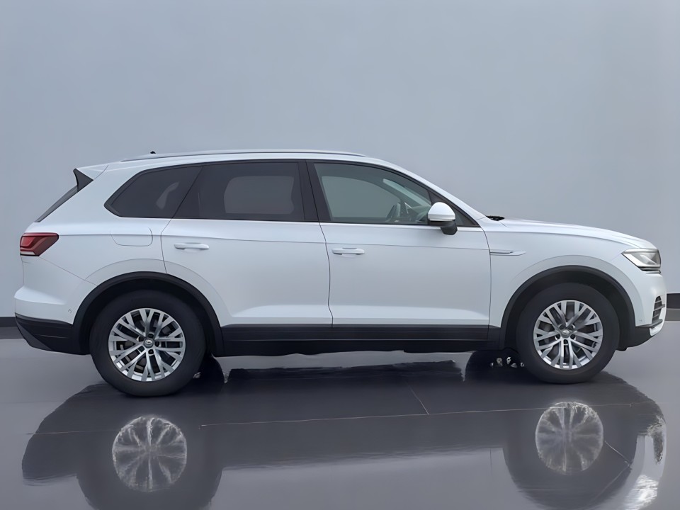 Volkswagen Touareg V6 TDI (2)