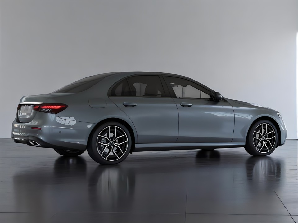 Mercedes-Benz E 220d 4MATIC AMG Line - foto 6