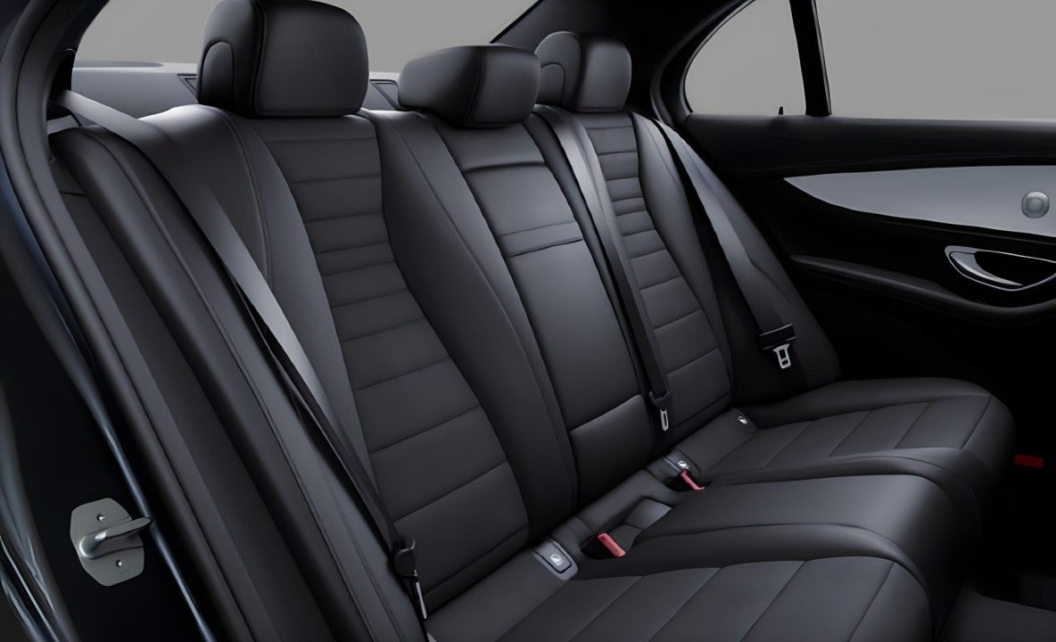 Mercedes-Benz E 220d 4MATIC AMG Line - foto 15