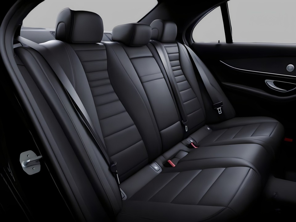 Mercedes-Benz E 220d 4MATIC Avantgarde - foto 17