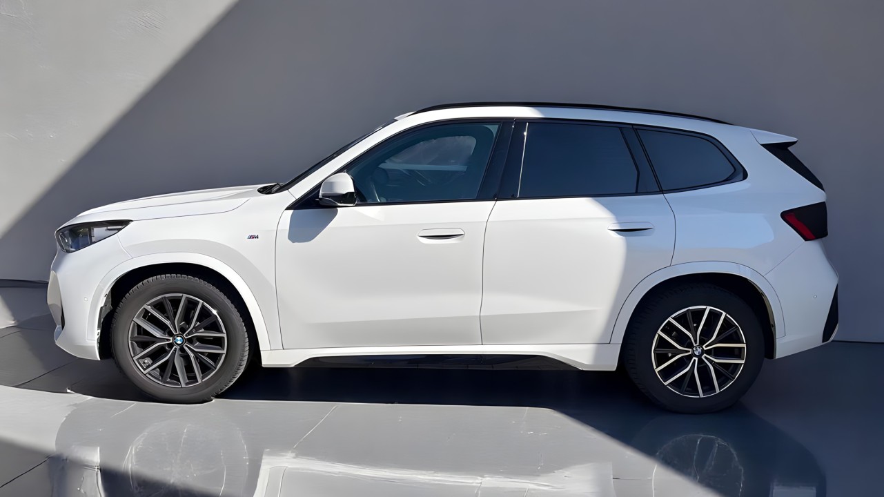 BMW X1 sDrive18d M-Sport (2)