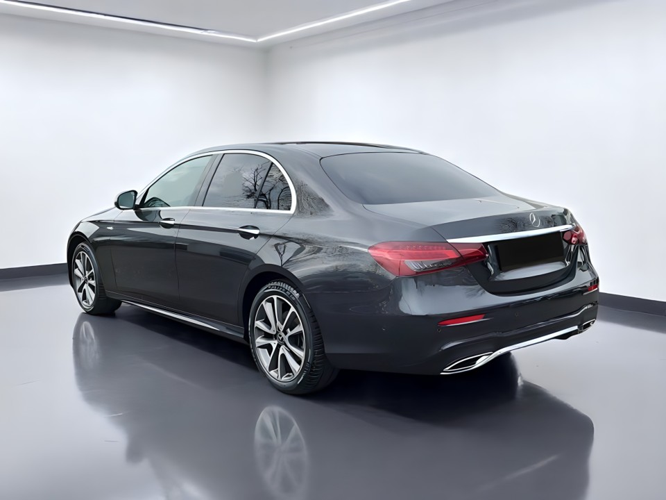 Mercedes-Benz E 300d 4MATIC (4)