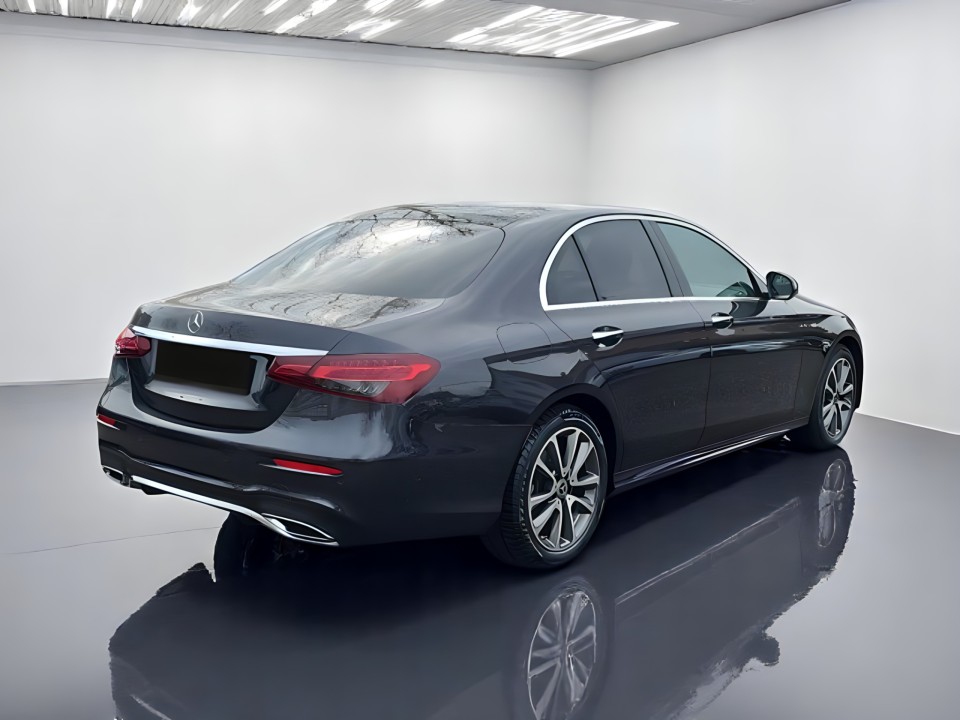 Mercedes-Benz E 300d 4MATIC (2)