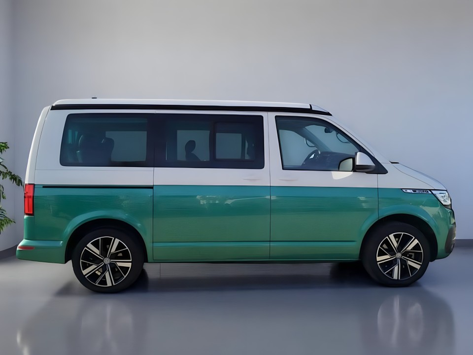 Volkswagen California Beach T6.1 2.0TDI DSG 4MOTION (2)